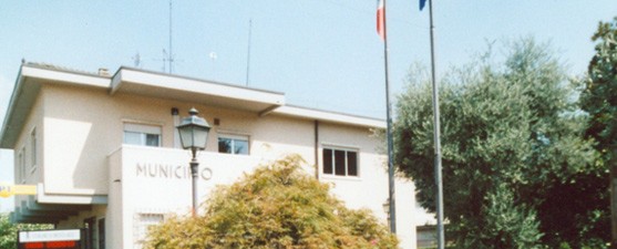 Edificio che ospita gli uffici del Comune di Mapello, sia amministrativi sia politici.